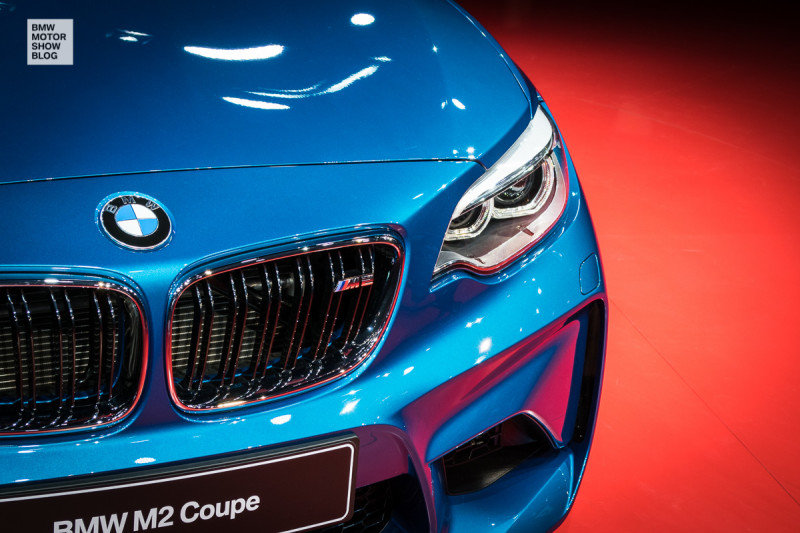 Weltpremiere: Das BMW M2 Coupé live auf der NAIAS Detroit 2016 - Detail Frontansicht Scheinwerfer