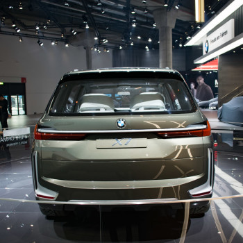 BMW-Concept-X7-Live-IAA-2017-9